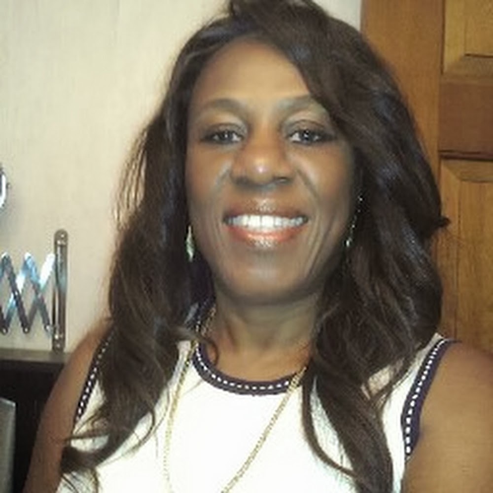 Meet your Posher, Gloria